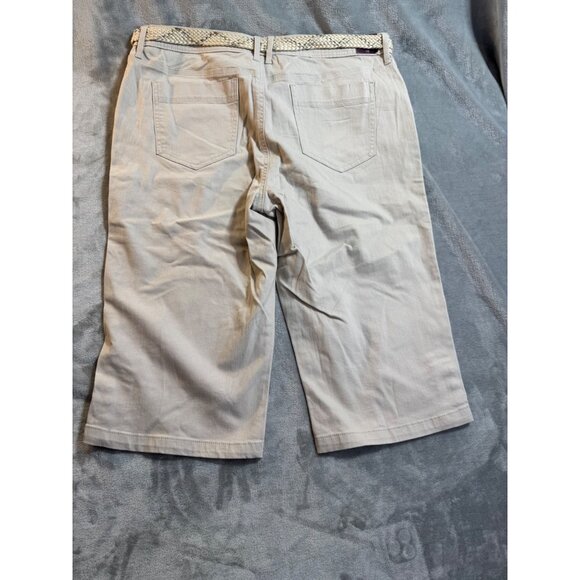 Gloria Vanderbilt Womens Beige Capri Pants Size 16 With Woven Belt & Button Acce - Picture 9 of 15